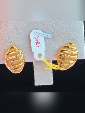 💕✨️18K Real Gold Wave Textured Clip-On Earrings✨️💕
